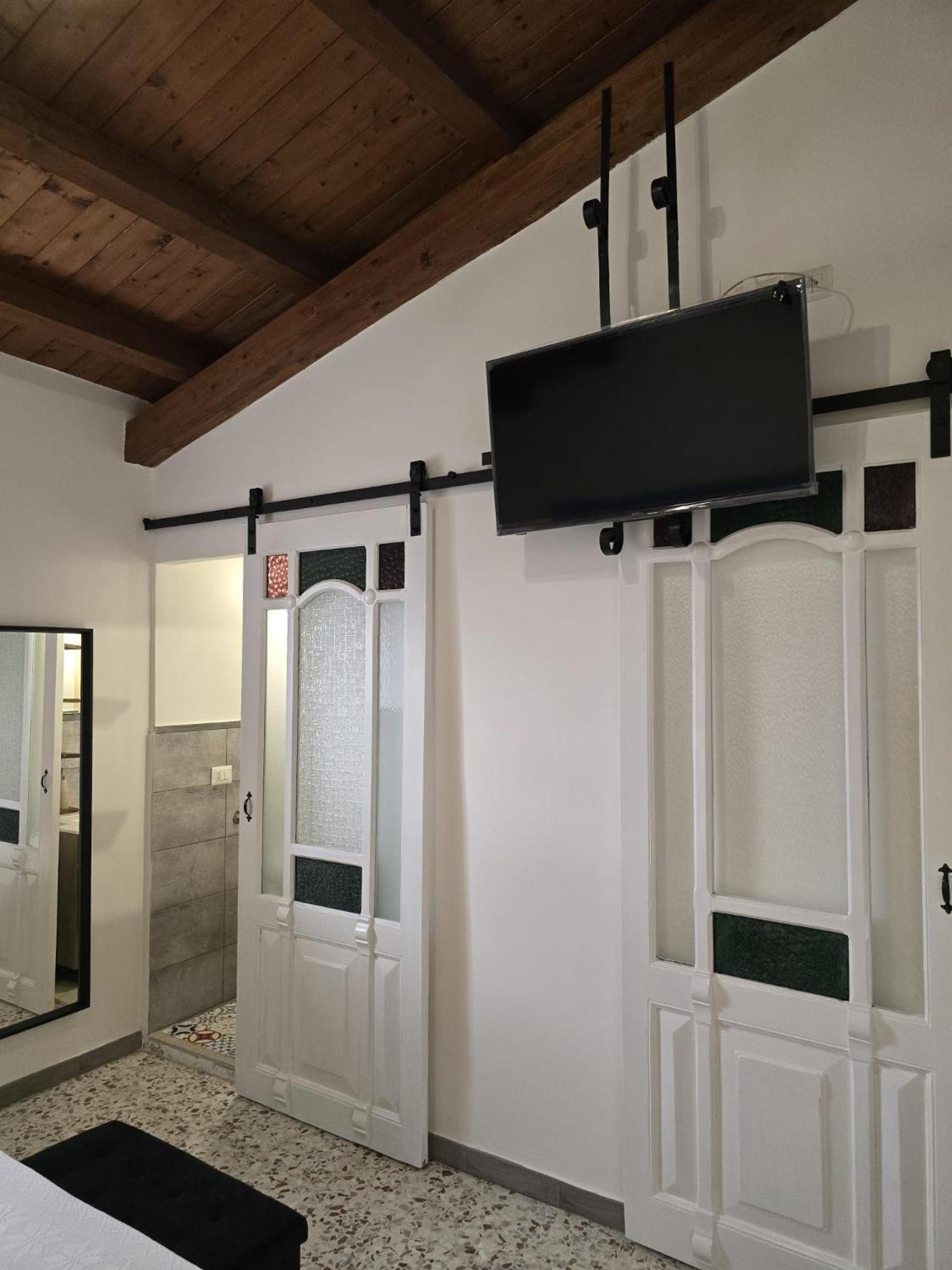 La Casa Di Paolina Villa ปาลัซโซ อาเกรอิเด ภายนอก รูปภาพ